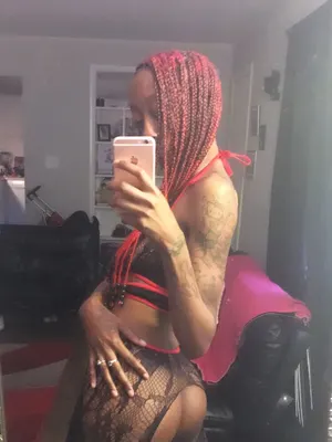 bhampagnepopping OnlyFans