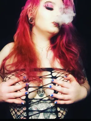 bigtiddygothhippy OnlyFans