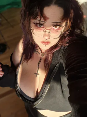 cutegothcrybaby OnlyFans