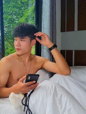 ithopzukzonx OnlyFans