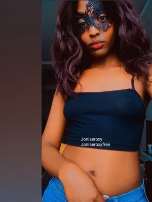 joniseroxyfree OnlyFans