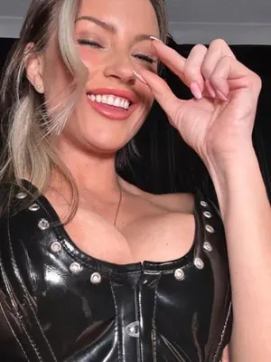 Latex Mommy Lara OnlyFans