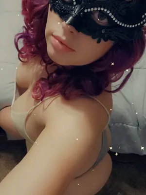 nikkijhotwife OnlyFans