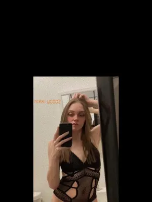 nikkiwoodz98 OnlyFans