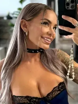 Hayley Davies OnlyFans